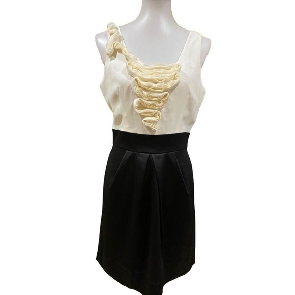 Max and Cleo- Formal Dress-size 2 - Picture 3 of 6